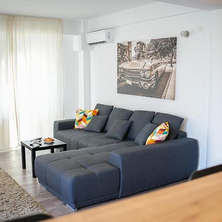 بوخارست Penthouse With Huge Rooftop & Amazing City View المظهر الخارجي الصورة