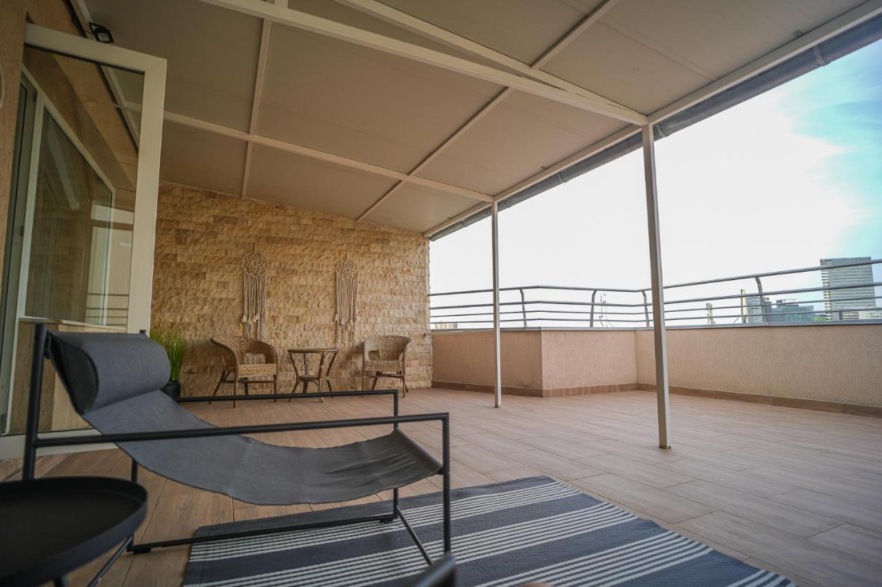 بوخارست Penthouse With Huge Rooftop & Amazing City View المظهر الخارجي الصورة