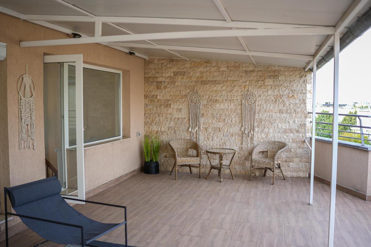 بوخارست Penthouse With Huge Rooftop & Amazing City View المظهر الخارجي الصورة