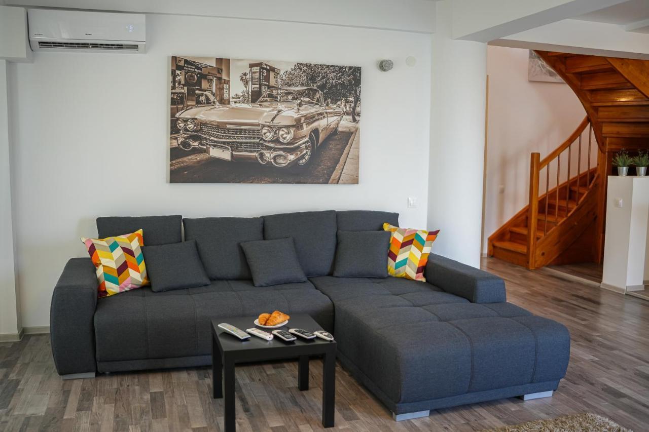 بوخارست Penthouse With Huge Rooftop & Amazing City View المظهر الخارجي الصورة