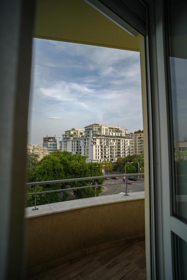 بوخارست Penthouse With Huge Rooftop & Amazing City View المظهر الخارجي الصورة