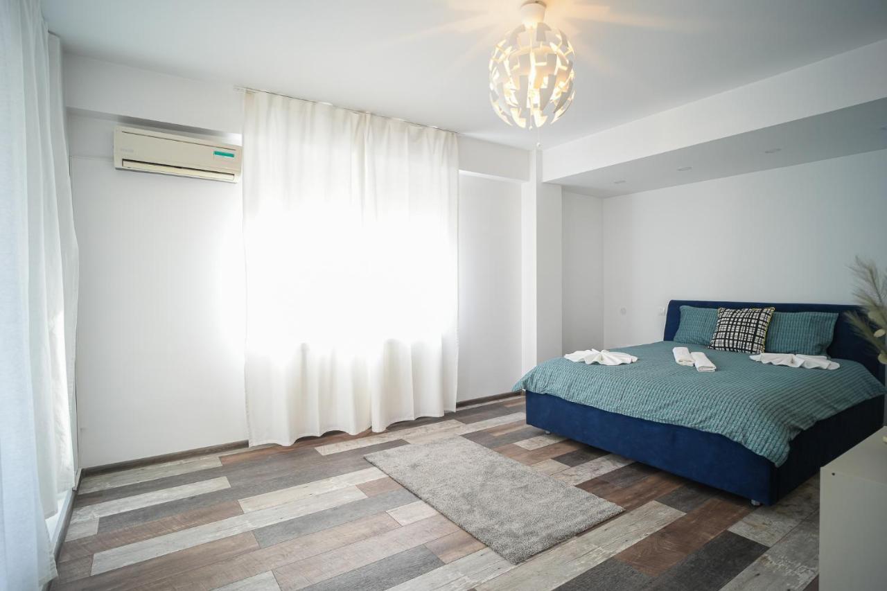 بوخارست Penthouse With Huge Rooftop & Amazing City View المظهر الخارجي الصورة